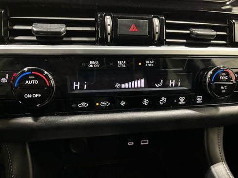 Used 2025 Nissan Pathfinder SV image 20