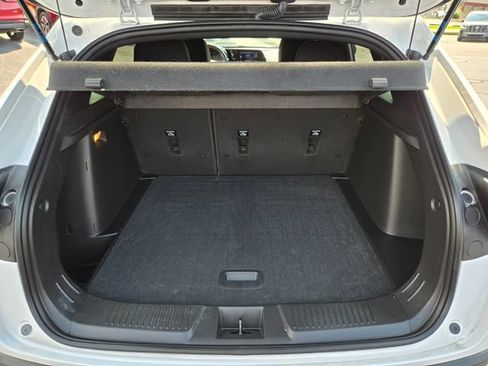 Used 2025 Chevrolet Trax RS w/ Sunroof Package FWD image 19