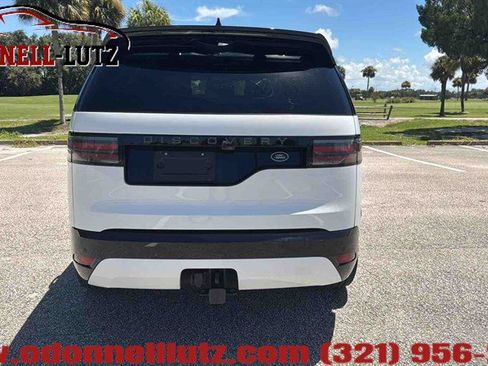 Used 2024 Land Rover Discovery Dynamic SE AWD/4WD image 5