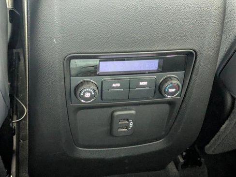 Used 2023 Buick Enclave Essence w/ Experience Buick Package FWD image 16