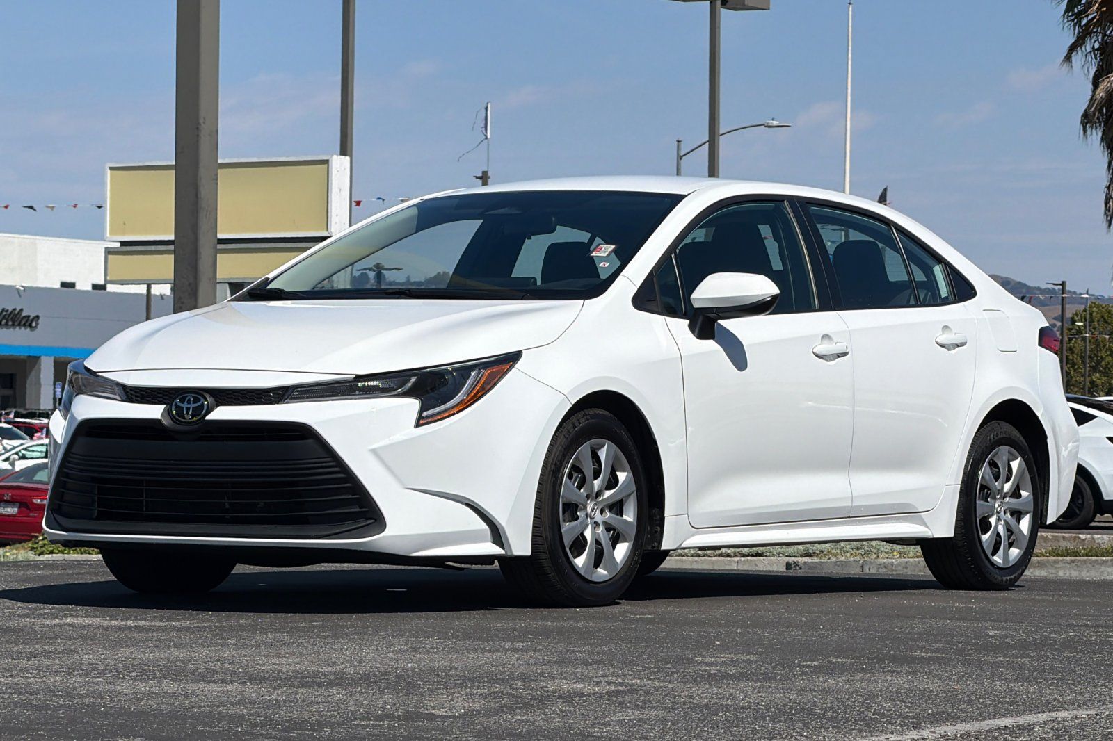 Used 2025 Toyota Corolla LE FWD image 9