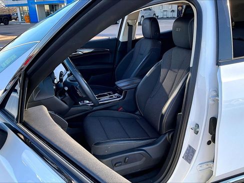 Used 2022 Buick Envision Preferred w/ Sport Touring Package image 26