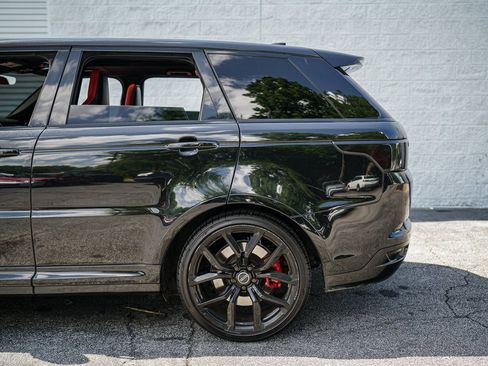 Used 2019 Land Rover Range Rover Sport SVR image 10