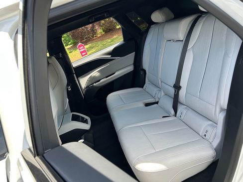 Used 2024 Cadillac Lyriq Luxury AWD/4WD image 42