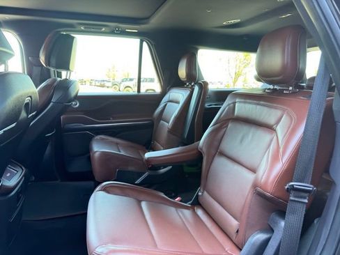 Used 2025 Lincoln Navigator Reserve AWD/4WD image 25
