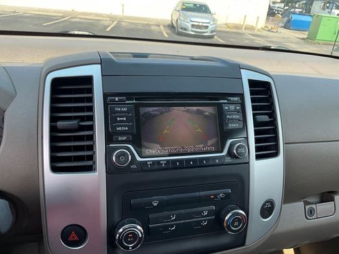 Used 2018 Nissan Frontier SV RWD image 13
