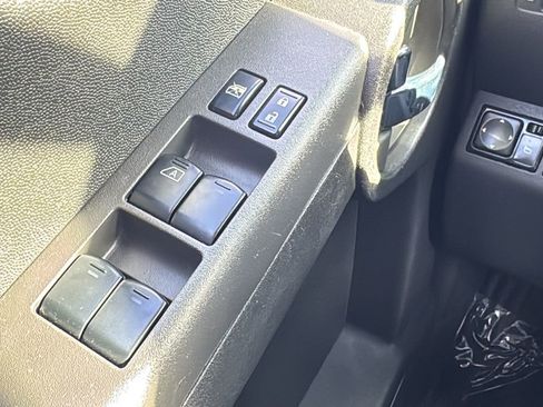 Used 2015 Nissan Xterra PRO-4X image 21