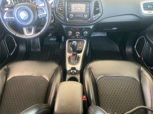 Used 2018 Jeep Compass Latitude w/ Cold Weather Group AWD/4WD image 17