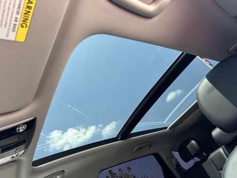Certified 2023 Kia Sorento S w/ Panoramic Sunroof Package FWD image 38