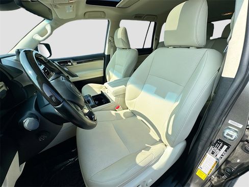 Used 2022 Lexus GX 460 Premium image 18