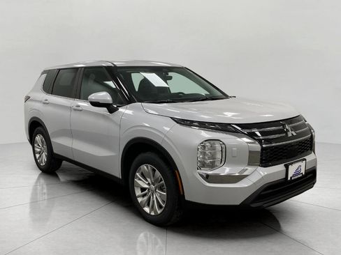 New 2026 Mitsubishi Outlander ES AWD/4WD image 1