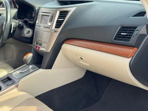 Used 2013 Subaru Outback 2.5i Limited w/ Moonroof Pkg image 41