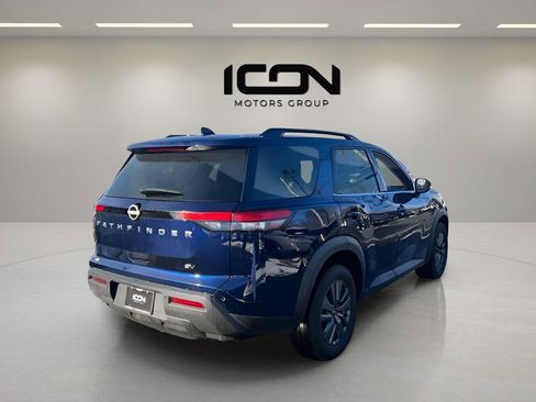 Used 2022 Nissan Pathfinder SV image 5