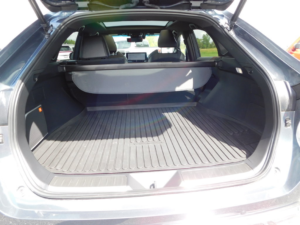 Used 2023 Toyota Venza Limited AWD/4WD image 25