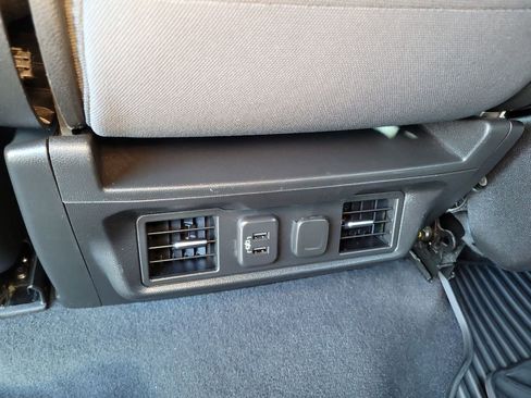 Used 2021 Chevrolet Silverado 1500 LT image 20