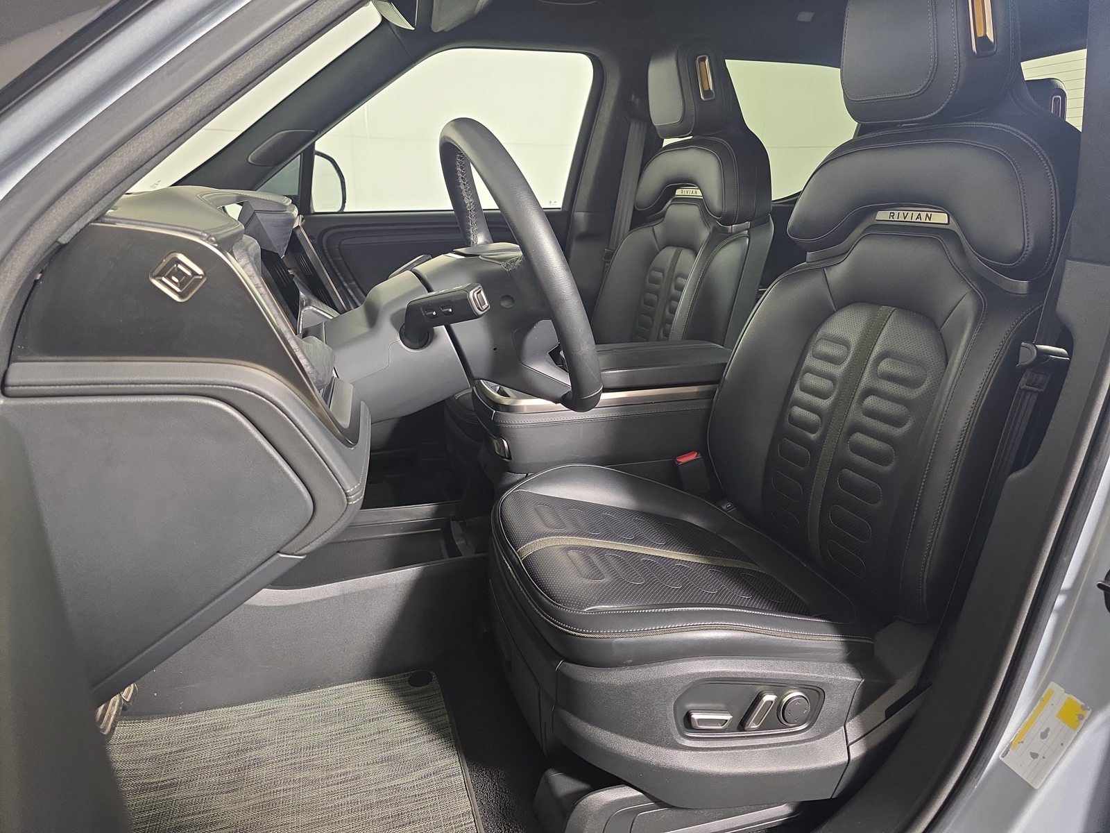 Used 2024 Rivian R1T Adventure Quad AWD/4WD image 20