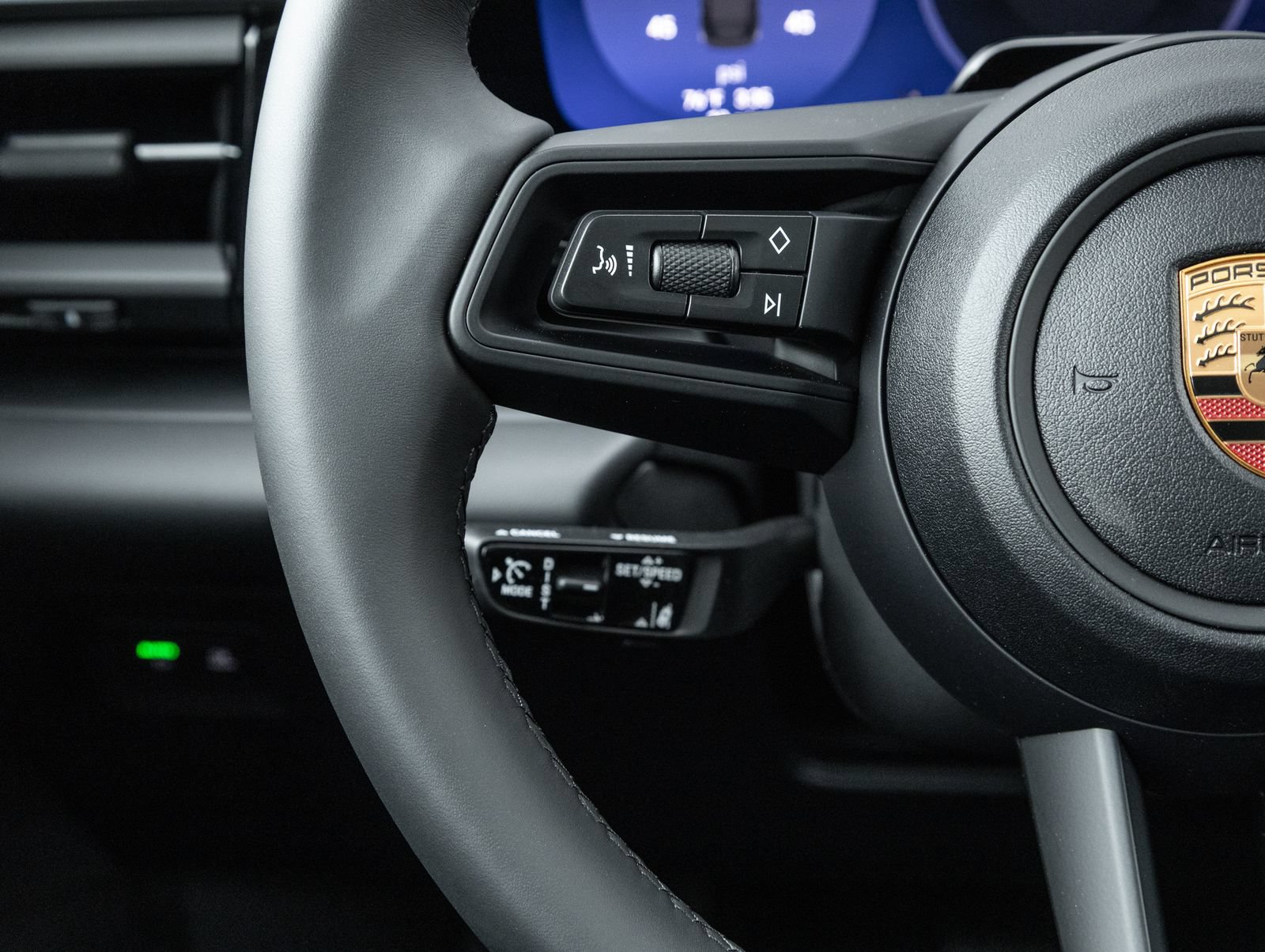 Certified 2026 Porsche Macan 4 Electric AWD/4WD image 15