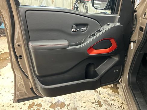Used 2024 Nissan Frontier PRO-4X w/ Pro Premium Package AWD/4WD image 18