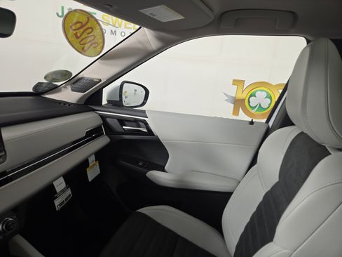 New 2026 Mitsubishi Outlander SE image 25