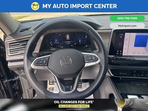 Used 2025 Volkswagen Atlas SEL Premium R-Line AWD/4WD image 16