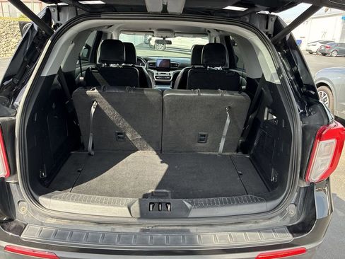 Used 2021 Ford Explorer XLT w/ Equipment Group 202A RWD image 21