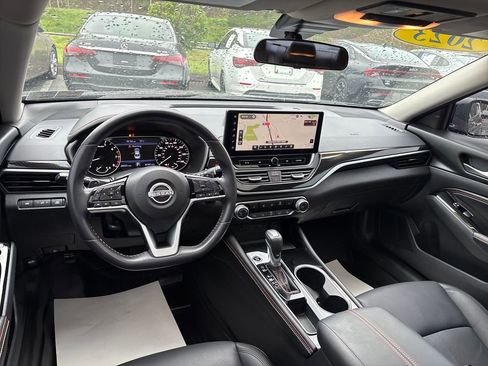 Used 2023 Nissan Altima 2.5 SR w/ SR Premium Package FWD image 22
