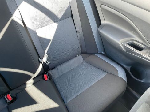 Used 2025 Nissan Versa SV FWD image 32