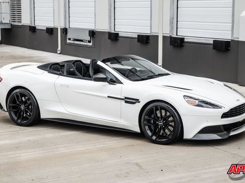 Used 2016 Aston Martin Vanquish Volante image 70