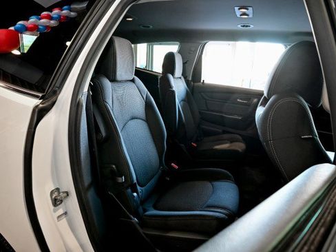 Used 2017 Chevrolet Traverse LT image 22