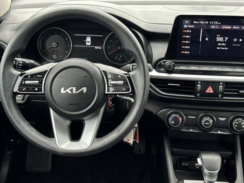 Used 2022 Kia Forte LXS w/ LXS Technology Package image 13