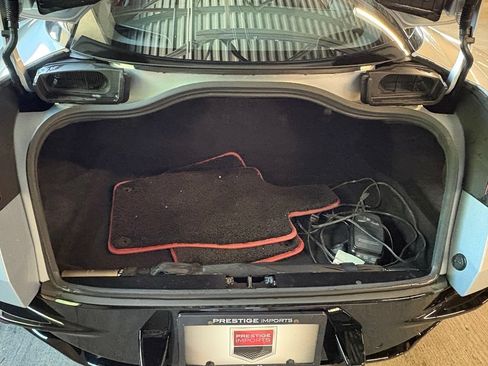 Used 2017 Aston Martin DB11 V12 RWD image 27