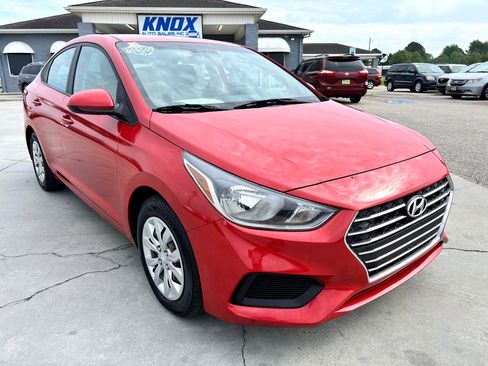 Used 2021 Hyundai Accent SE image 2