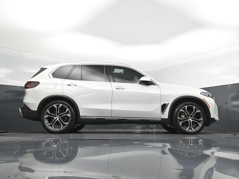 Used 2025 BMW X5 sDrive40i w/ Climate Comfort Package RWD image 43