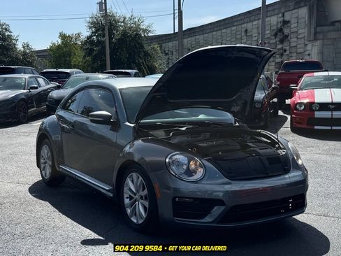 Used 2017 Volkswagen Beetle 1.8T Classic FWD image 30