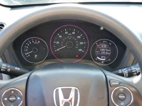 Used 2021 Honda HR-V LX image 21