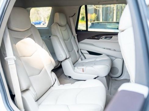 Used 2016 Cadillac Escalade Luxury image 45
