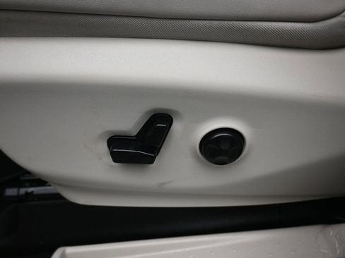 Used 2020 Chrysler Pacifica Limited w/ Advanced Safetytec Group image 14