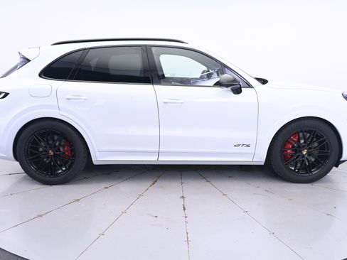Used 2026 Porsche Cayenne GTS AWD/4WD image 8