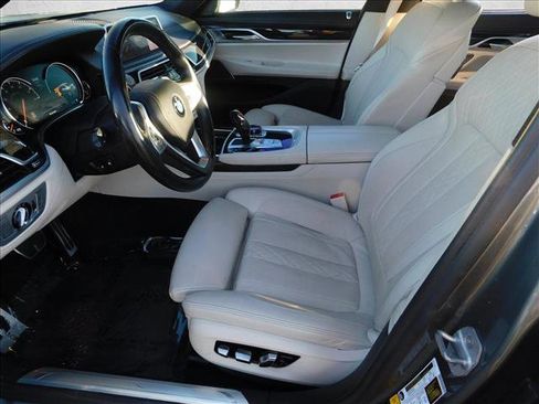 Used 2019 BMW 750i xDrive 750i xDrive w/ Executive Package image 18