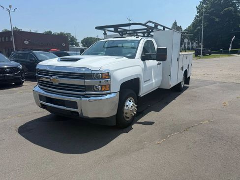 Used 2018 Chevrolet Silverado 3500 W/T w/ WT Convenience Package image 4