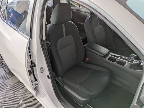 Used 2024 Nissan Sentra SV FWD image 29