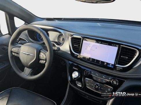 New 2026 Chrysler Pacifica Limited w/ Uconnect Theater Family Group image 11