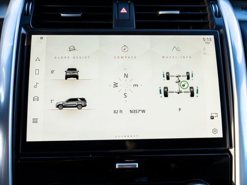 Certified 2024 Land Rover Discovery Dynamic SE image 23