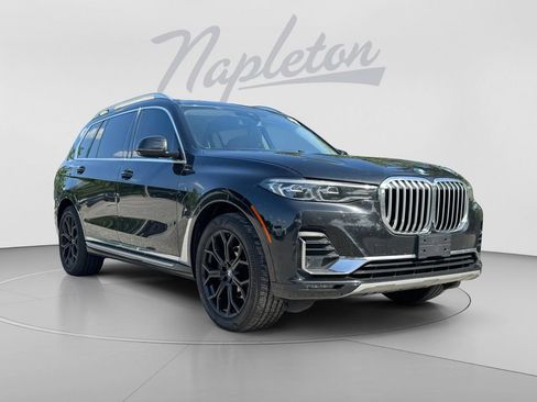 Used 2021 BMW X7 xDrive40i w/ Parking Assistance Package AWD/4WD image 3