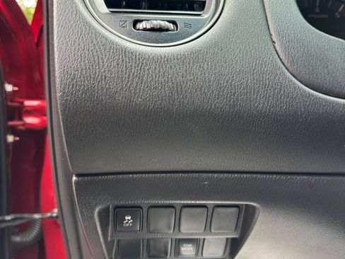 Used 2015 Nissan Pathfinder S FWD image 29
