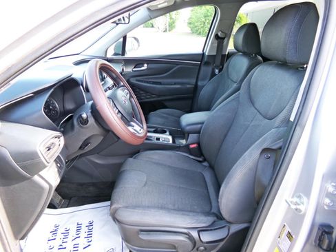 Used 2020 Hyundai Santa Fe SE FWD image 12