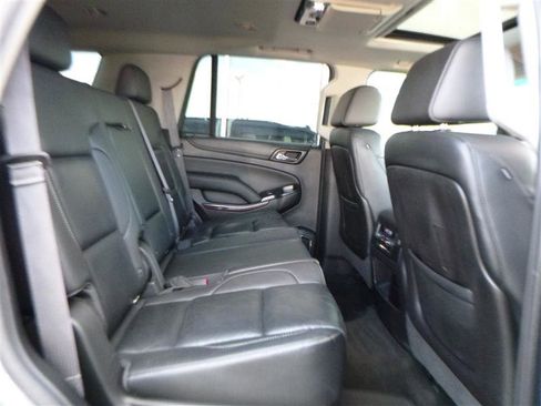 Used 2016 GMC Yukon SLT w/ Open Road Package AWD/4WD image 9