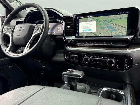 Used 2025 Chevrolet Silverado 1500 LT Trail Boss w/ Convenience Package II image 10