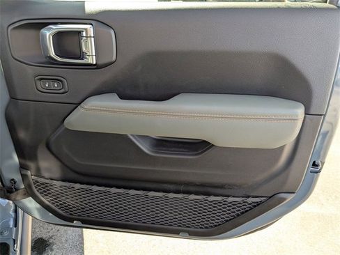 New 2025 Jeep Gladiator Mojave image 33