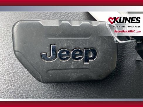 Used 2023 Jeep Wrangler Sahara image 28